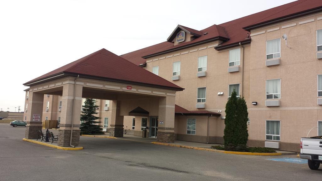 Quality Inn & Suites Yorkton Exterior photo