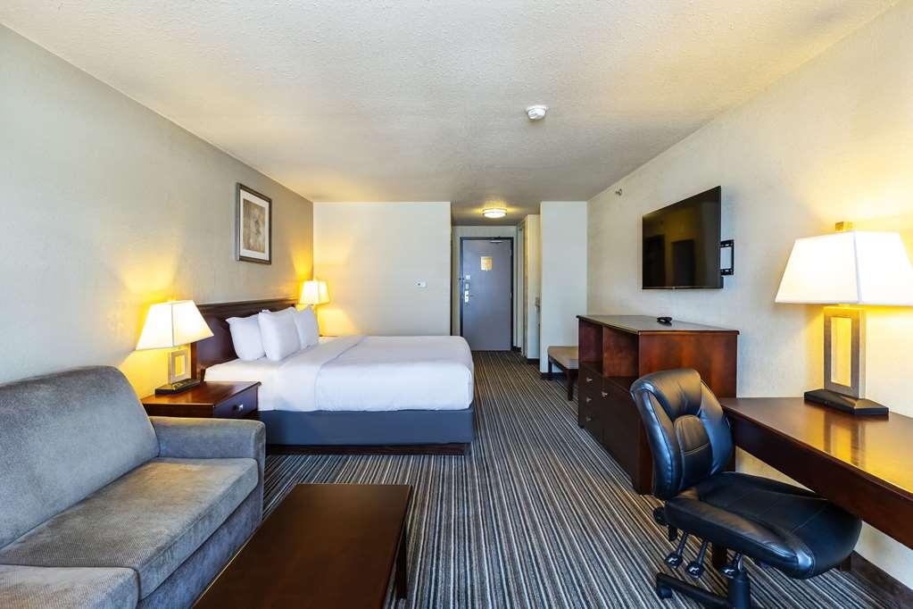 Quality Inn & Suites Yorkton Room photo