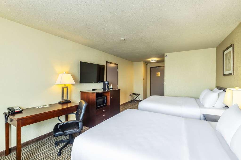 Quality Inn & Suites Yorkton Room photo