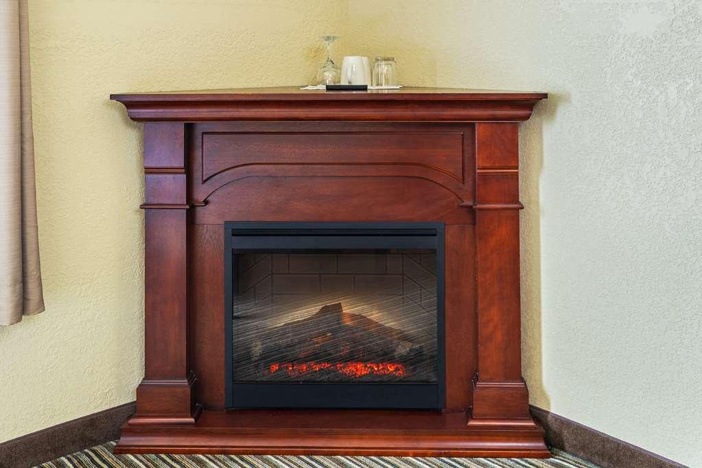 Quality Inn & Suites Yorkton Room photo