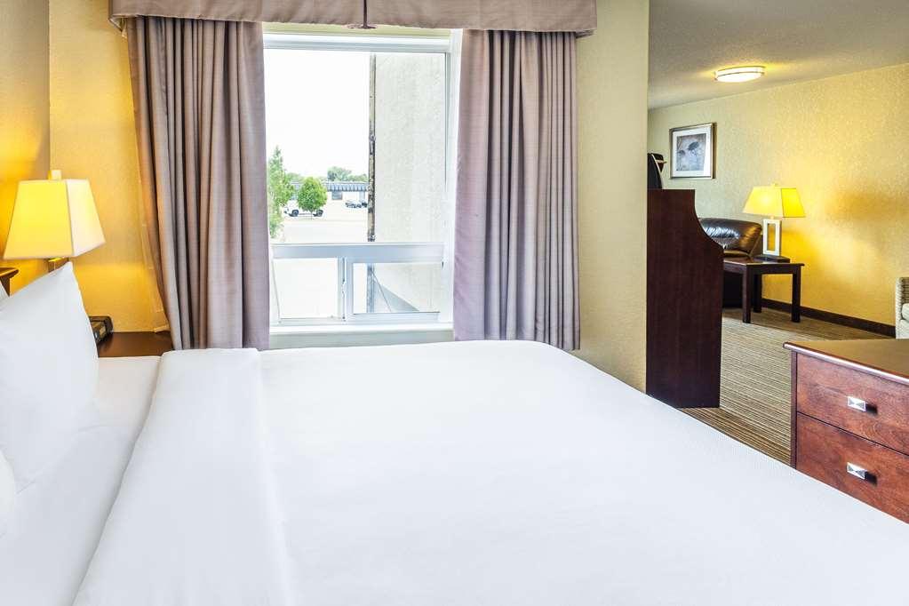 Quality Inn & Suites Yorkton Room photo