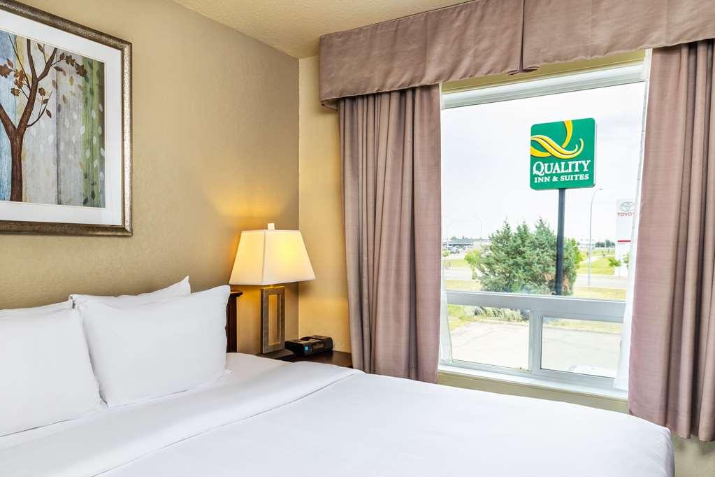 Quality Inn & Suites Yorkton Room photo