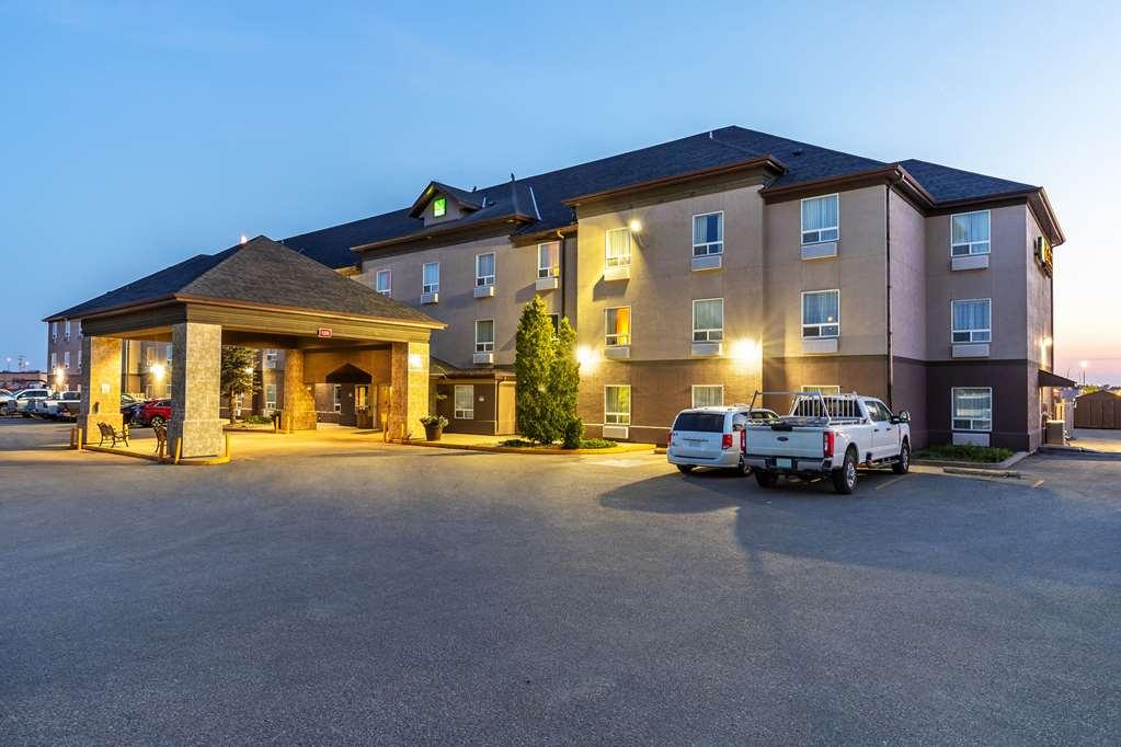 Quality Inn & Suites Yorkton Exterior photo