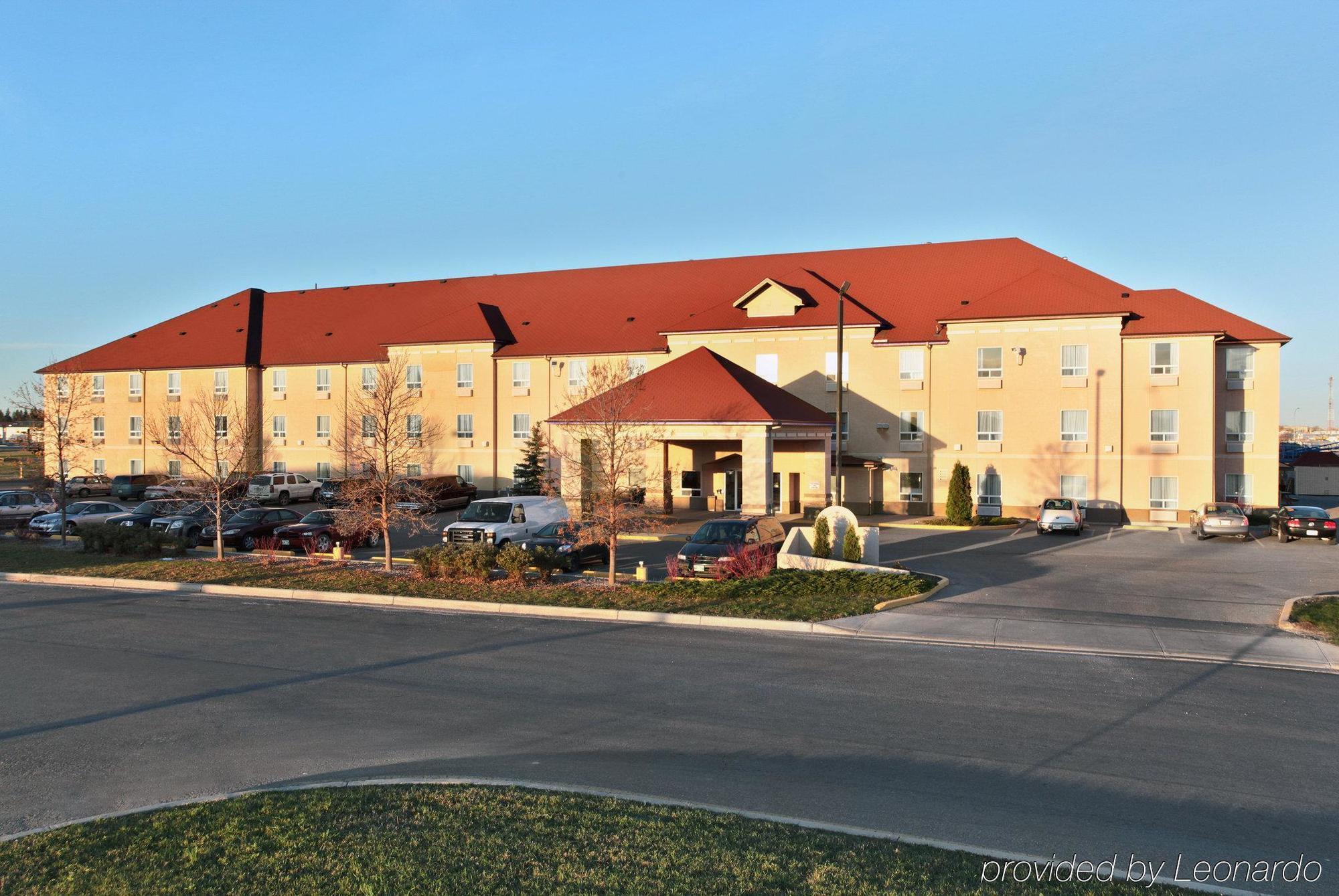 Quality Inn & Suites Yorkton Exterior photo